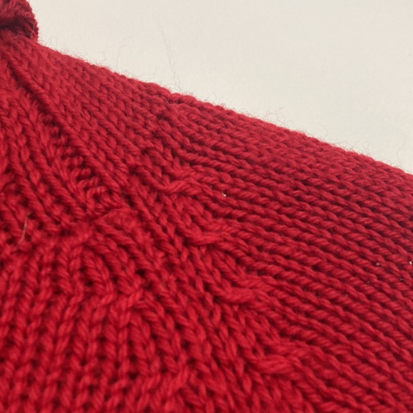 New Handmade Sweater Womens Medium Red Merino Wool Cable Knit Hoodie PEI Canada - Picture 6 of 16